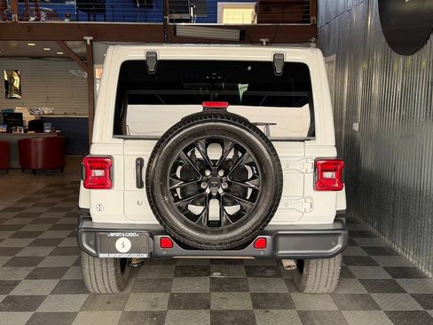 Used 2019 Jeep Wrangler Unlimited Sahara w/ Uconnect 4C Nav & Sound Group AWD/4WD image 6