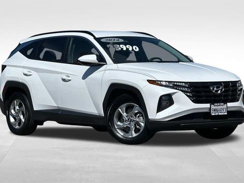 Used 2024 Hyundai Tucson SEL FWD image 2