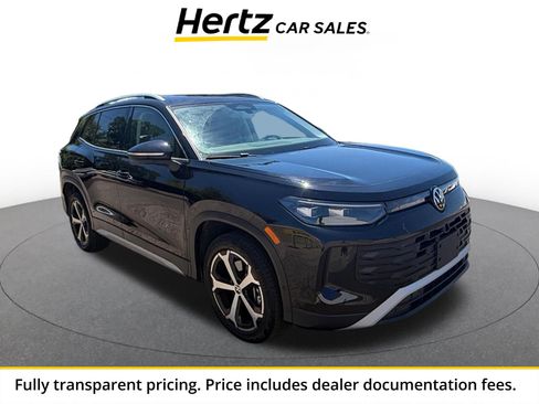 Used 2026 Volkswagen Tiguan SE AWD/4WD image 1