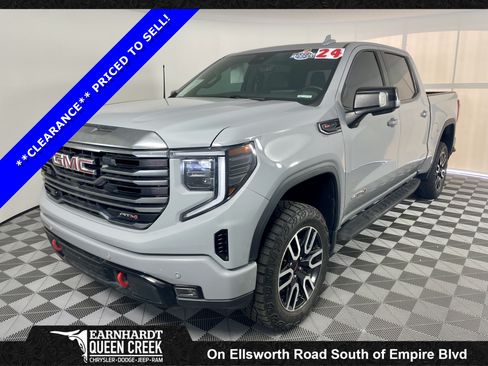 Used 2024 GMC Sierra 1500 AT4 w/ Technology Package AWD/4WD image 1