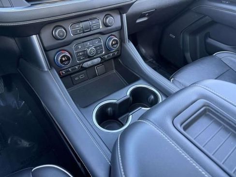 Used 2021 Chevrolet Suburban Premier w/ Premium Package image 32