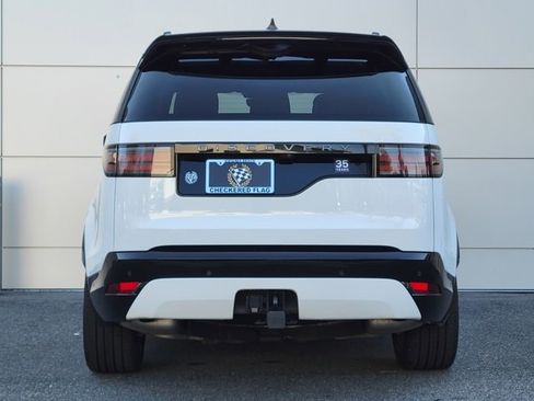 Used 2025 Land Rover Discovery Dynamic SE image 10