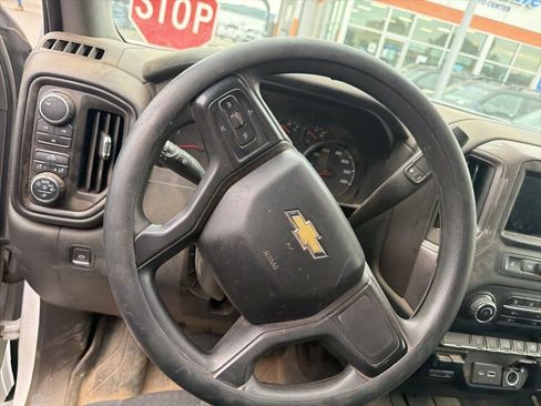 Used 2023 Chevrolet Silverado 2500 Custom w/ Custom Value Package image 6
