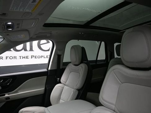Used 2025 Lincoln Aviator Reserve w/ Equipment Group 201A AWD/4WD image 17