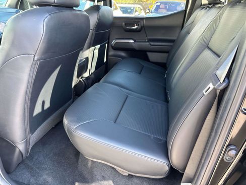 Used 2023 Toyota Tacoma Limited image 10