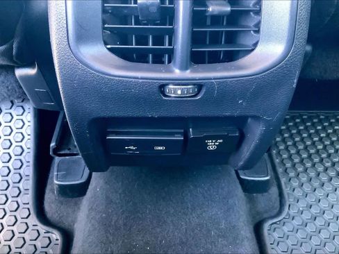 Used 2020 Jeep Cherokee Trailhawk AWD/4WD image 29