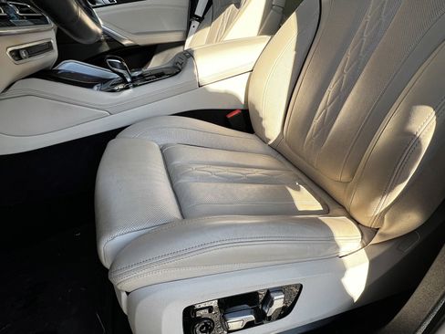 Used 2023 BMW X6 xDrive40i w/ M Sport Package image 17