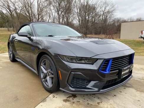 Used 2024 Ford Mustang GT Premium image 8