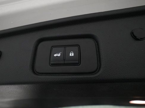 Certified 2024 Nissan Pathfinder SL image 15