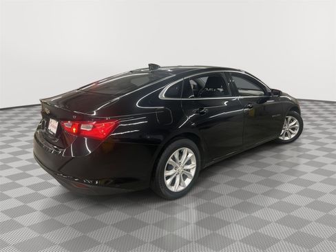 Used 2023 Chevrolet Malibu LT image 2