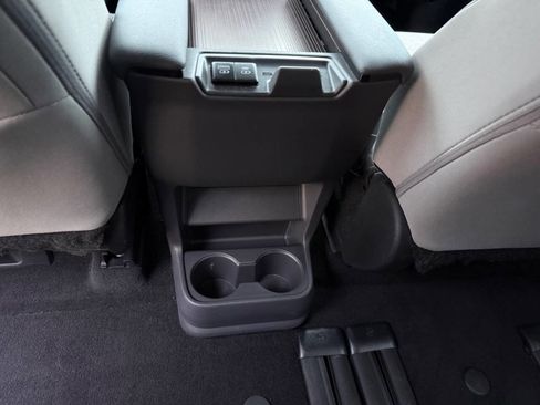 Used 2024 Toyota Sienna LE image 12