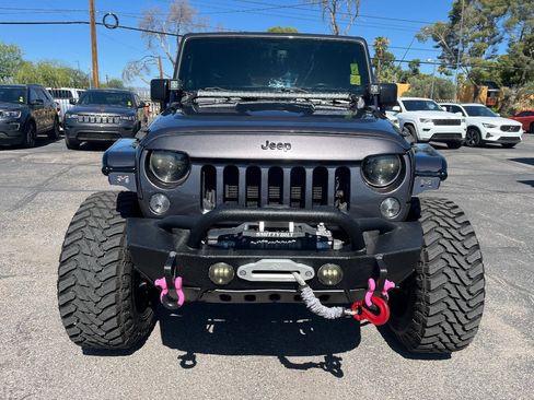 Used 2014 Jeep Wrangler Unlimited Sahara w/ Connectivity Group AWD/4WD image 12