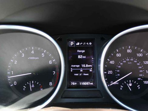 Used 2018 Hyundai Santa Fe Sport w/ 2.4L Tech Package 04 image 15