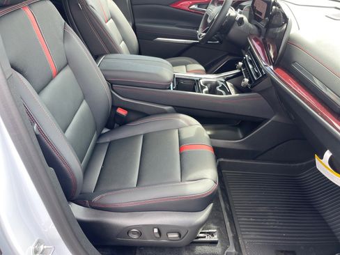 New 2026 Chevrolet Traverse RS FWD image 18