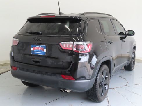 Used 2021 Jeep Compass Latitude FWD image 3