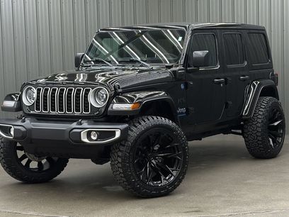 Used 2025 Jeep Wrangler Unlimited Sahara w/ Safety Group