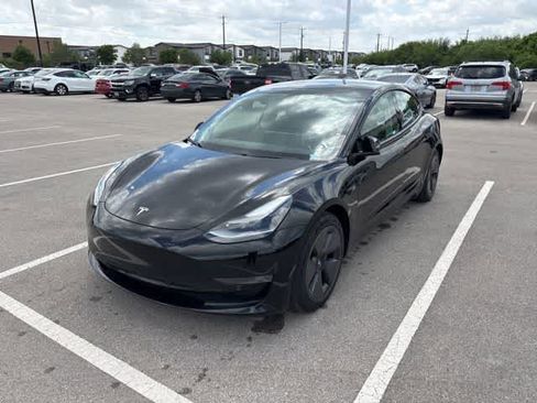 Used 2021 Tesla Model 3 Standard Range image 1
