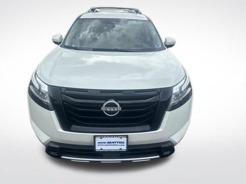 Used 2023 Nissan Pathfinder Platinum AWD/4WD image 9