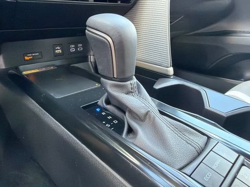 Used 2025 Toyota Camry SE w/ Multimedia Upgrade Package FWD image 31