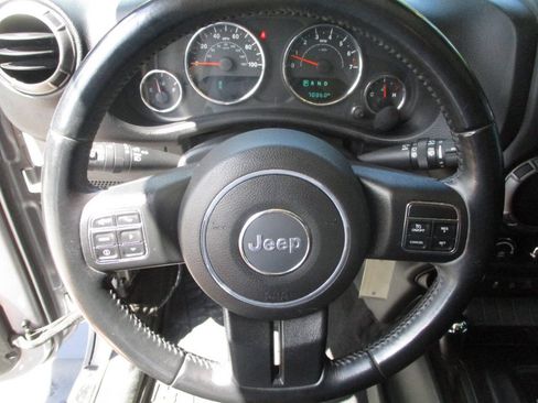 Used 2018 Jeep Wrangler Unlimited Sport S AWD/4WD image 15