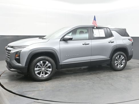 Used 2025 Chevrolet Equinox LT FWD image 5