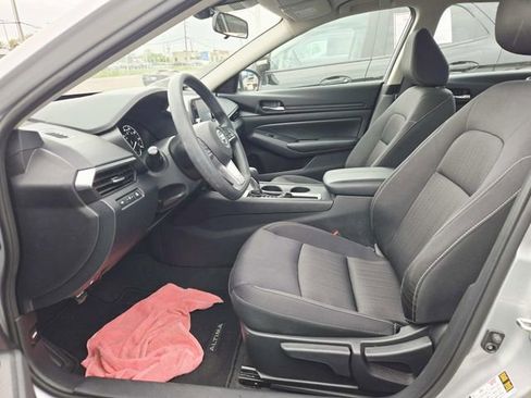 Used 2022 Nissan Altima 2.5 S FWD image 8