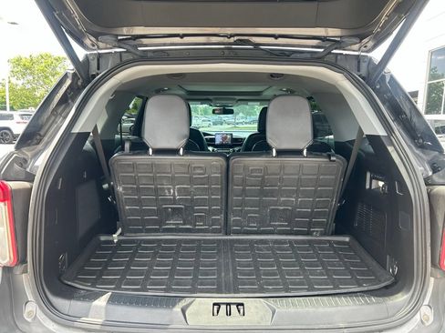 Used 2021 Ford Explorer Limited w/ Equipment Group 301A AWD/4WD image 13