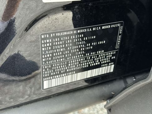 Used 2025 Volkswagen Tiguan SE FWD image 43