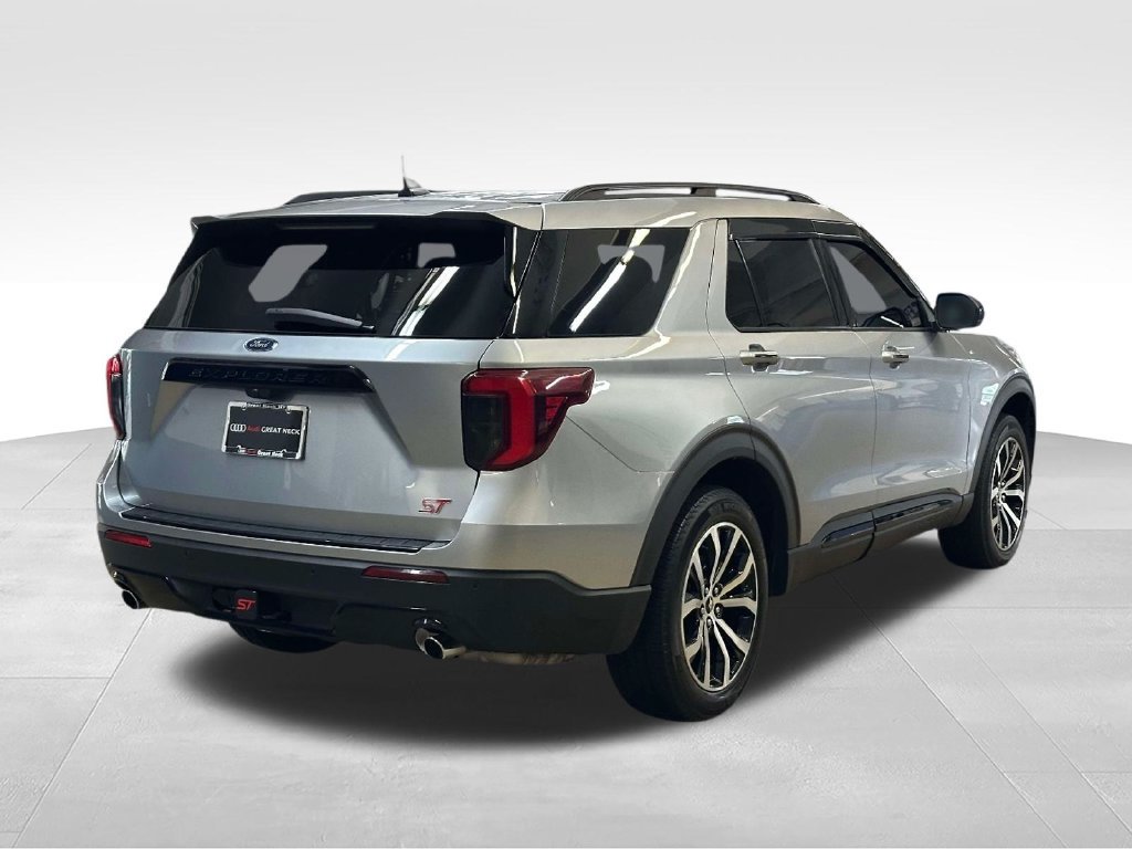 Used 2024 Ford Explorer ST-Line w/ Class IV Trailer Tow Package AWD/4WD image 11