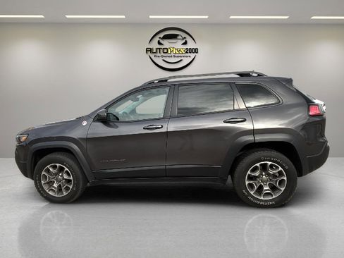 Used 2020 Jeep Cherokee Trailhawk image 5