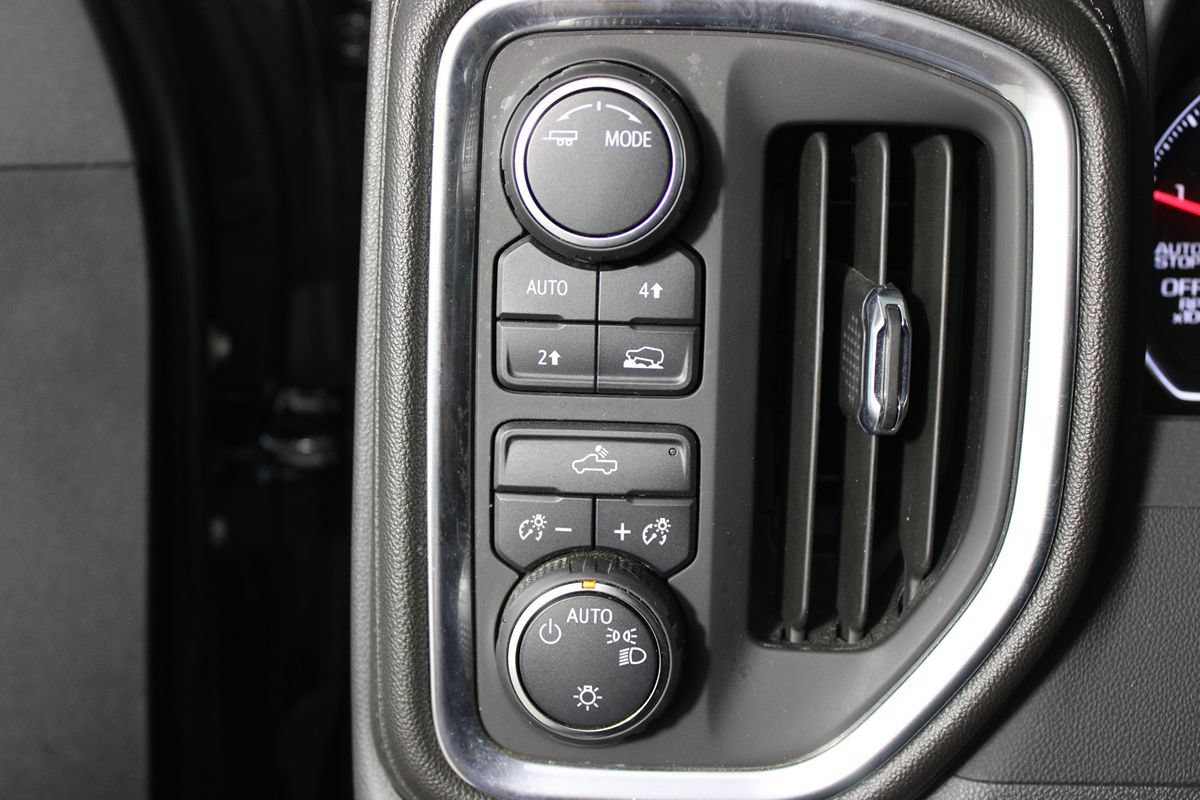 Used 2022 Chevrolet Silverado 1500 LT w/ Bed Protection Package AWD/4WD image 9