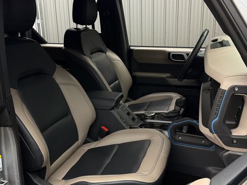 Used 2023 Ford Bronco Wildtrak AWD/4WD image 36