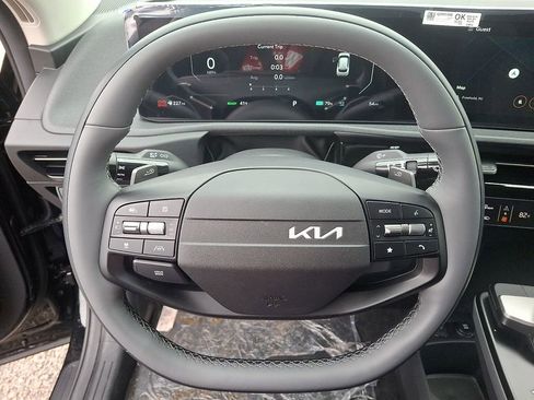 New 2025 Kia EV6 Light w/ Light LR Technology Package AWD/4WD image 9