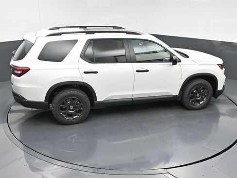 New 2025 Honda Pilot TrailSport image 32