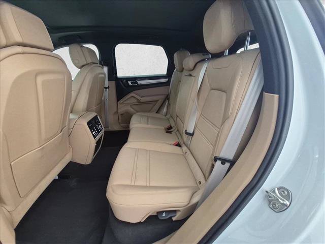 Used 2022 Porsche Cayenne Platinum Edition AWD/4WD image 22