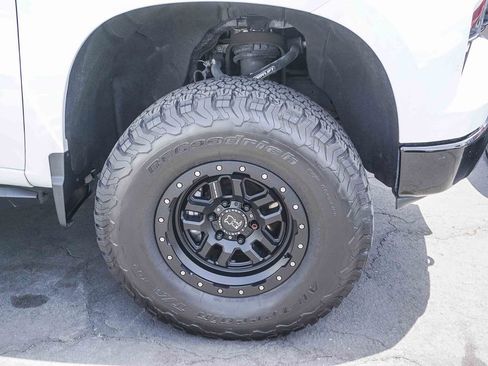 Used 2022 Chevrolet Silverado 1500 Custom Trail Boss AWD/4WD image 9