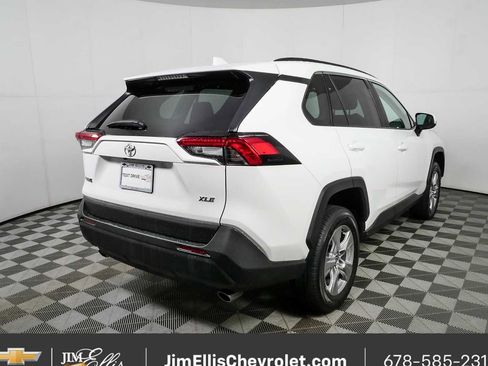 Used 2025 Toyota RAV4 XLE FWD image 26
