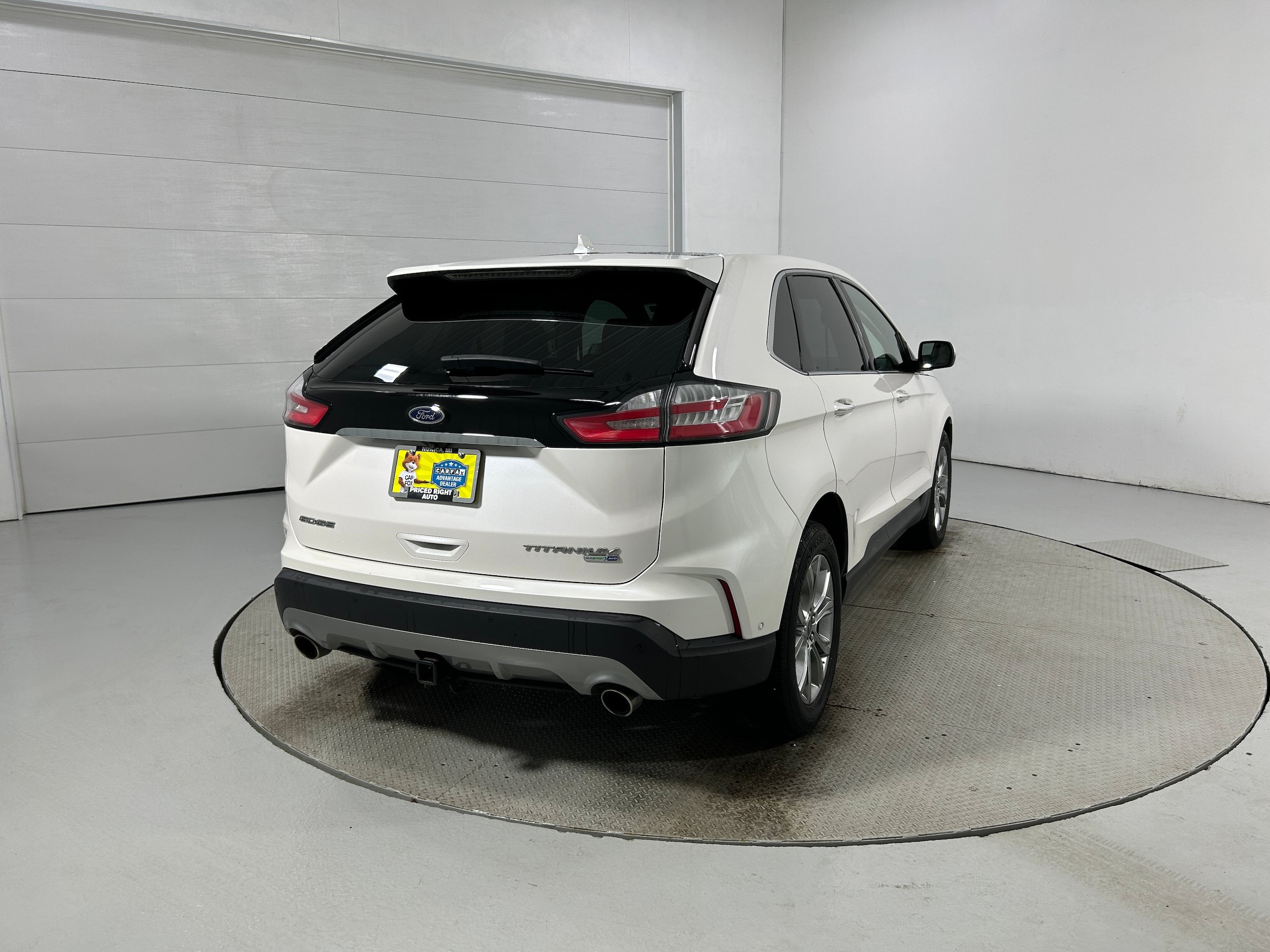 Used 2019 Ford Edge Titanium w/ Equipment Group 301A AWD/4WD image 39