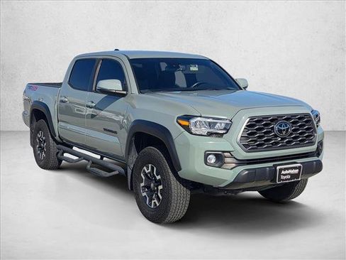 Used 2023 Toyota Tacoma TRD Off-Road w/ Black Out Package (TMS) AWD/4WD image 3