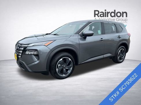 Used 2025 Nissan Rogue SV AWD/4WD image 3