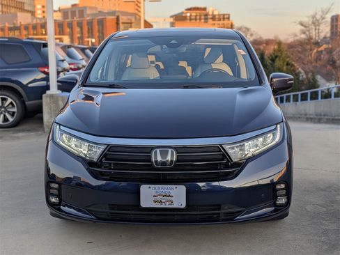 Used 2023 Honda Odyssey Elite image 2