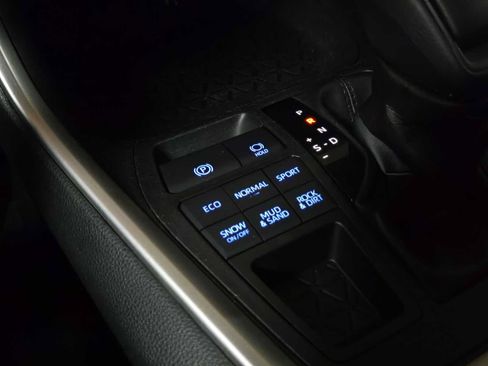 Used 2019 Toyota RAV4 XLE w/ All Weather Liner Package AWD/4WD image 30