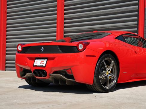 Used 2014 Ferrari 458 Italia Coupe image 12