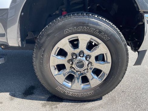 Used 2017 Ford F250 Lariat w/ Lariat Ultimate Package AWD/4WD image 9
