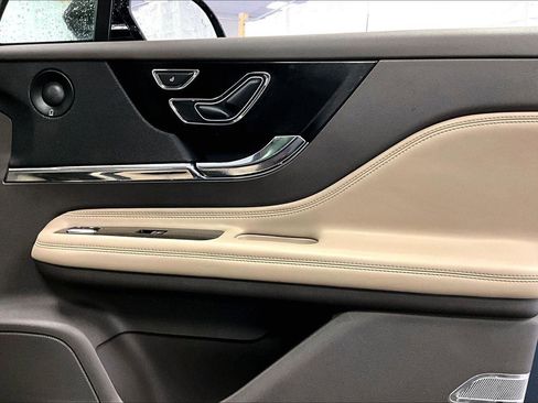 Used 2022 Lincoln Corsair Reserve w/ Equipment Group 201A image 23