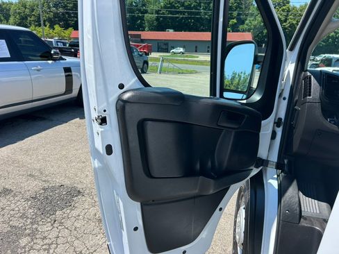 Used 2023 RAM ProMaster 2500 FWD image 10