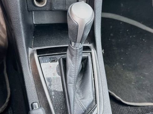 Used 2015 Toyota Corolla LE FWD image 23