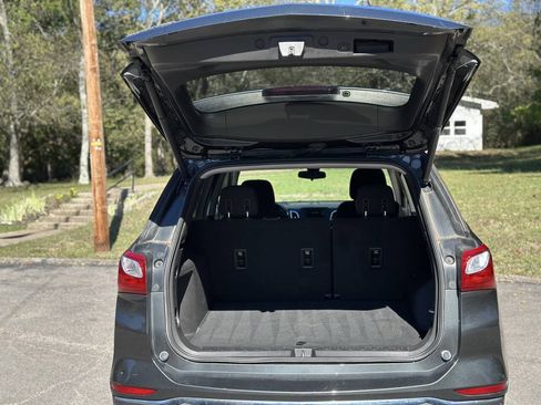 Used 2019 Chevrolet Equinox LT w/ Driver Convenience Package FWD image 10
