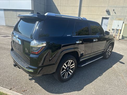 Used 2023 Toyota 4Runner Limited AWD/4WD image 5