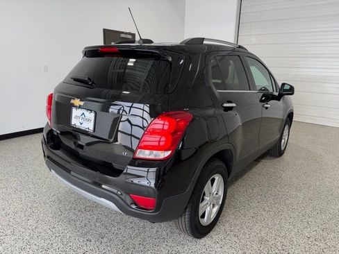 Used 2020 Chevrolet Trax LT w/ Driver Confidence Package AWD/4WD image 3
